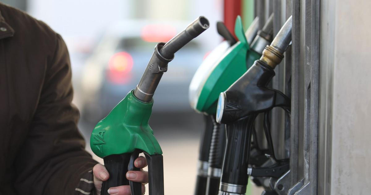 Řidiči nakupují palivo do zásoby, než zdraží ještě víc. Babiš jedná s distributory