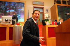 Pražští zastupitelé složili slib a přerušili jednání.