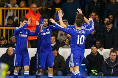 PL, Tottenham - Chelsea: Diego Costa (druhý zleva) slaví gól