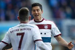 Robert Lewandowski slaví branku v Bundeslize