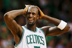 Bostonský Kevin Garnett v šestém zápase finále Východní konference NBA s Miami