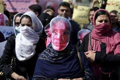 Demonstrace po ubití mladé Afghánky, jež měla spálit korán