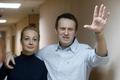 Ruský opoziční bloger Alexej Navalnyj s manželkou.