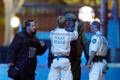 Pyrotechnici měli speciální obleky.