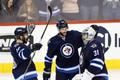 Arizona Coyotes - Winnipeg Jets: Andrew Ladd (16), Anthony Peluso (14) a Ondřej Pavelec (31)