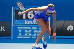 Krásná Ana na kolenou, Hradecká jásá. Australian Open začalo