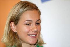 Česká rychlobruslařka Karolína Erbanová na tiskové konferenci před sezónou 2012/13.