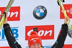 Veronika Vítková slaví vítězství ve sprintu ve SP v Oberhofu 2015