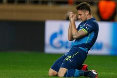 Olivier Giroud v utkání Ligy mistrů proti Monaku