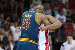 LeBron James (Cleveland Cavaliers) a Dwayne Wade (Miami Heat)