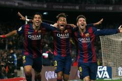 Suárez, Neymar a Messi slaví gól Barcelony