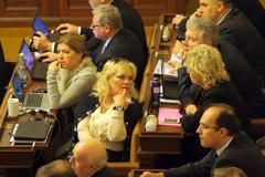 Poslanci hlasovali o svých platech