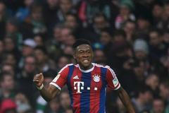 David Alaba z Bayernu slaví gól v síti Werderu Brémy.