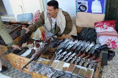 Obchodník se zbraněmi ve městě Sáada na severu Jemenu.