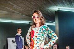 Veronika Vítková na módní přehlídce ve Vrchlabí