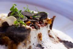 Delikátní pošírovaný halibut s lanýži od Marka Raditsche