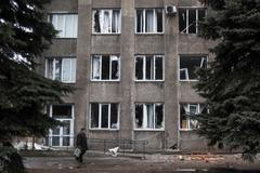 Během palby se mrtví nepohřbívají