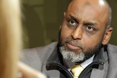 Šéf Muslimské unie: Útok odsuzuji, karikatury mě neuráží