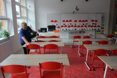 Děti jdou poprvé do školy v Milovicích