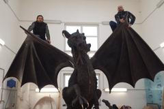 Zátěžová zkouška bronzové sochy draka z Podkrkonošské slévárny