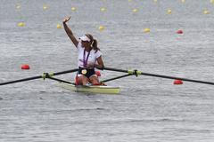 Česká veslařka Miroslava Knapková slaví zlatou medaili na OH 2012 v Londýně.