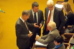 Poslanci hlasovali o svých platech