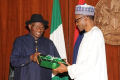 Nigérie - Goodluck Jonathan (L) a Muhammadu Buhari