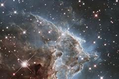 Hubbleův teleskop vidí až 13 miliard světelných let daleko