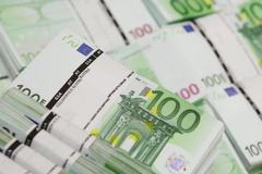 Euro peníze bankovky eurozóna