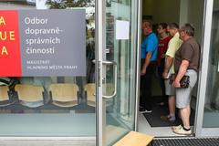 Fronty na registru vozidel