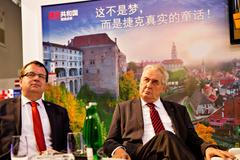 Jan Mládek a Miloš Zeman při návštěvě Číny