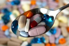 Potravinové doplňky, léky, ilustrační foto