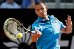 VIDEO Šílenec Južnyj! Tenista se mlátil raketou do hlavy