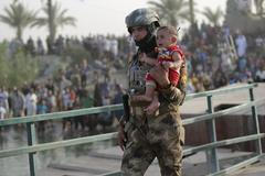 Obyvatelé prchající před IS z iráckého Ramadi