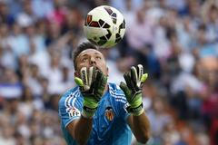 Brankář Valencie Diego Alves