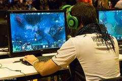 E-sport, hraní, hry