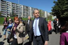 Jiří Dienstbier na návštěvě v Janově a Štětí