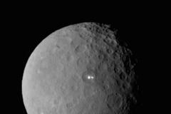 Pyramida na planetě Ceres