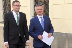 Mynář odevzdává majetkové přiznání