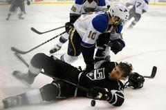 Andy McDonald a Jarret Stoll v play off 2013