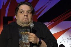 Novinářská stand-up comedy: Proč je lepší Rusovi lhát