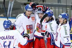 EHT, Česko-Švédsko: Martin Zaťovič, Petr Zámorský, Jan Kovář, Lukáš Radil a Adam Polášek slaví gól