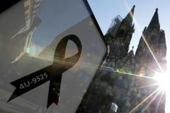 Smuteční mše v Kolíně nad Rýnem za oběti pádu letdala Germanwings.