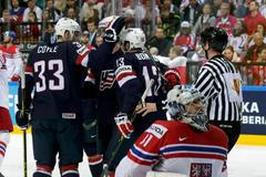 MS 2015, Česko-USA: Nick Bonino (13) slaví gól na 0:1