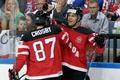 MS 2015, SF Česko-Kanada: Sidney Crosby a Taylor Hall slaví gól na 0:1