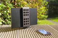 Novinky: Procesory s deseti jádry a zvuk jako víno