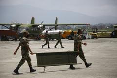 Vojáci zapojení do záchraných akcí po květnovém zemětřesení v Nepálu.