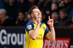 Aaron Ramsey slaví gól Arsenalu