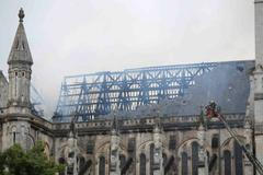 Požár baziliky ve francouzském Nantes.