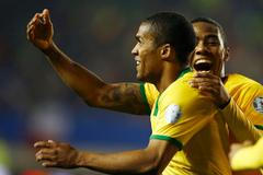 Copa América 2015: Brazílie-Peru: Douglas Costa slaví vítězný gól